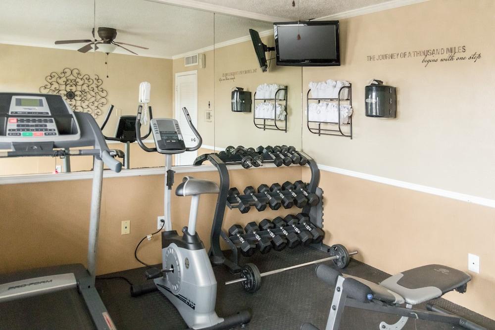 Vineyard Court Designer Suites Hotel College Station Exterior photo