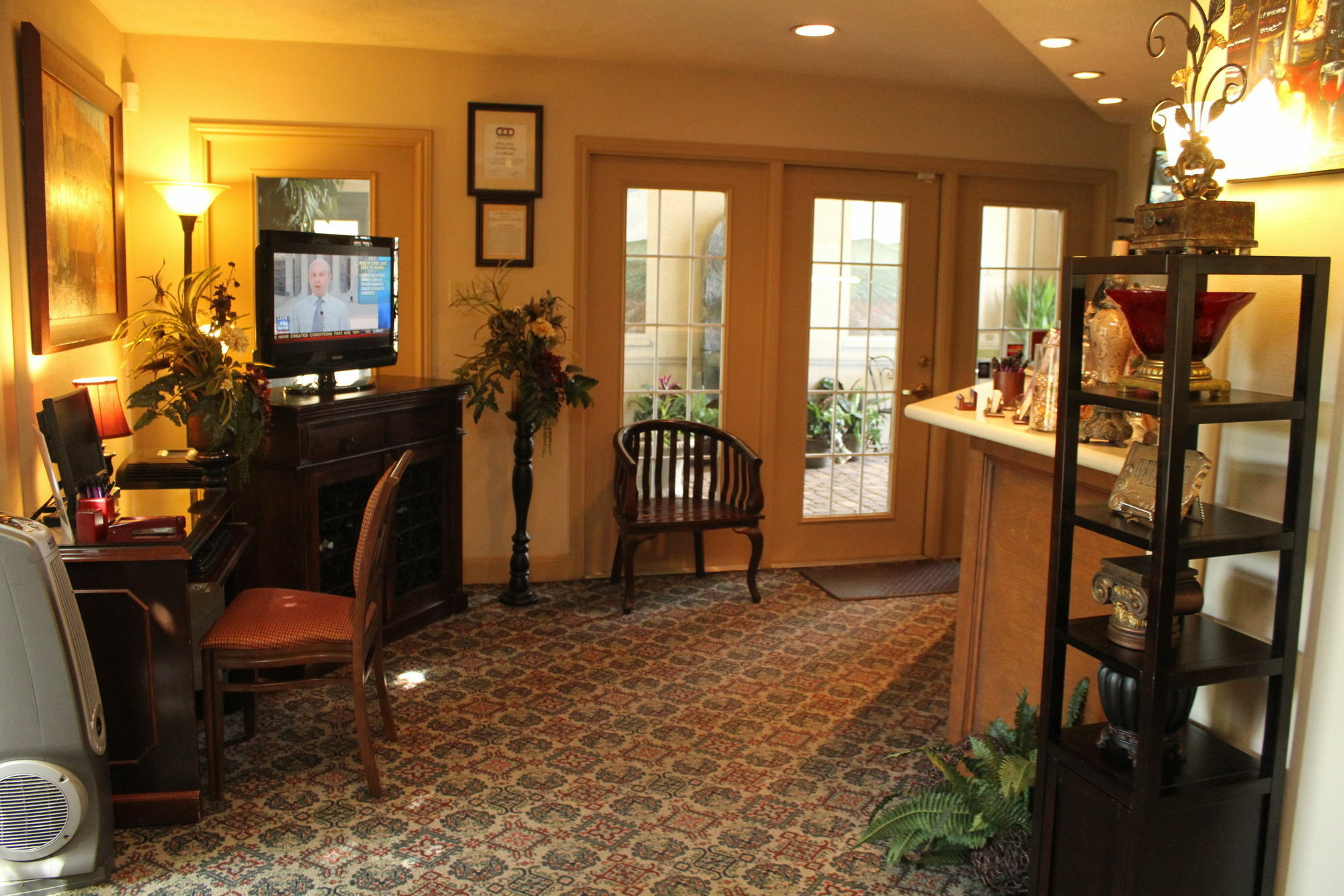 Vineyard Court Designer Suites Hotel College Station Exterior photo